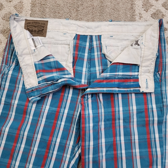 Levi's Plaid Chino Shorts--EUC - Picture 4 of 9